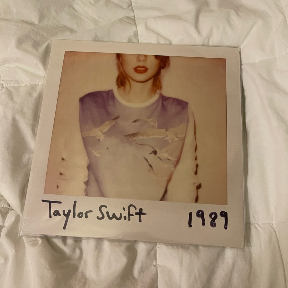 *on hold!* taylor swift 1989 vinyl